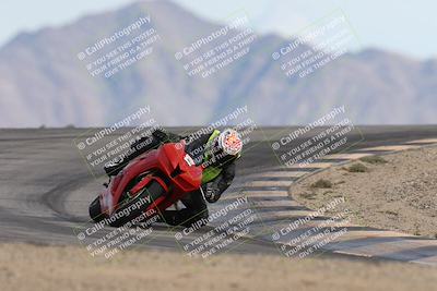 media/Nov-16-2025-Race Pace (Sun) [[8c5fa54630]]/Non Verified Riders (1st 20 Minutes)/6-Turn 12 (2pm)/